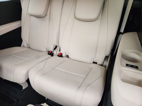 Certified 2025 Mercedes-Benz GLS 450 4MATIC image 24