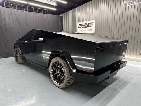 Used 2024 Tesla Cybertruck AWD Crew Cab image 4