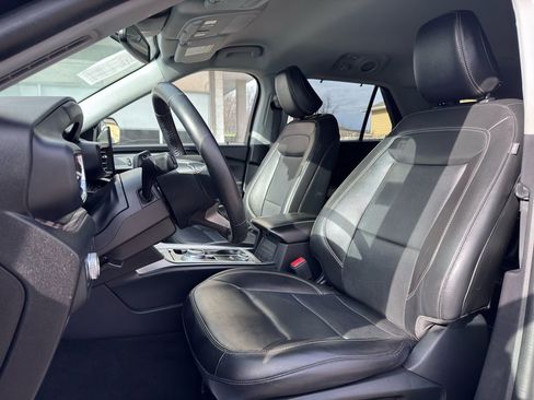 Used 2022 Ford Explorer Limited image 18