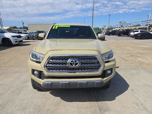 Used 2017 Toyota Tacoma TRD Off-Road w/ Tow Package RWD image 3