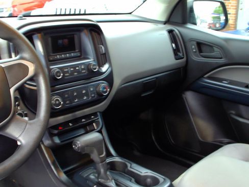 Used 2017 Chevrolet Colorado W/T w/ WT Convenience Package AWD/4WD image 10