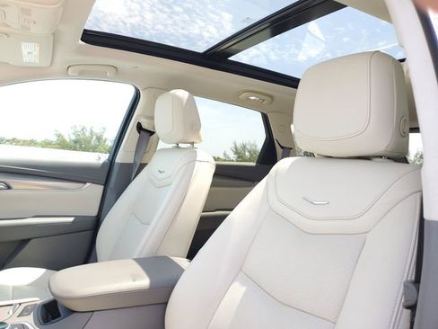Certified 2022 Cadillac XT5 Premium Luxury FWD image 25