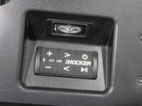 Used 2025 Chevrolet Silverado 1500 High Country image 40