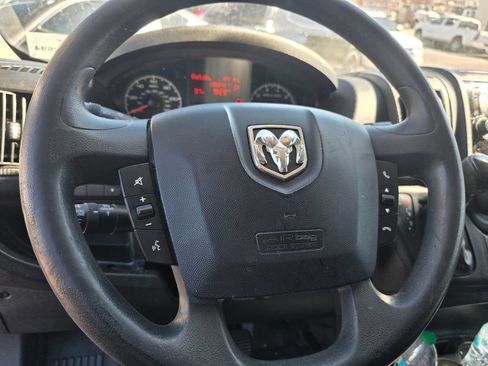 Used 2020 RAM ProMaster 2500 w/ Interior Convenience Group FWD image 11
