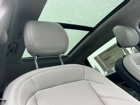 New 2026 Lincoln Nautilus Premier w/ Equipment Group 102A AWD/4WD image 15