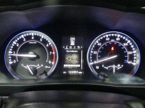 Used 2015 Toyota Highlander Limited Platinum image 32