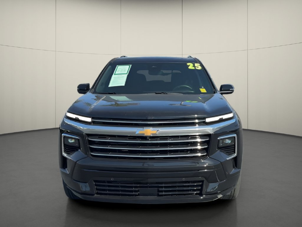 Used 2026 Chevrolet Traverse High Country FWD image 2