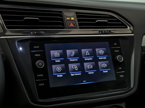 Certified 2023 Volkswagen Tiguan SE AWD/4WD image 19