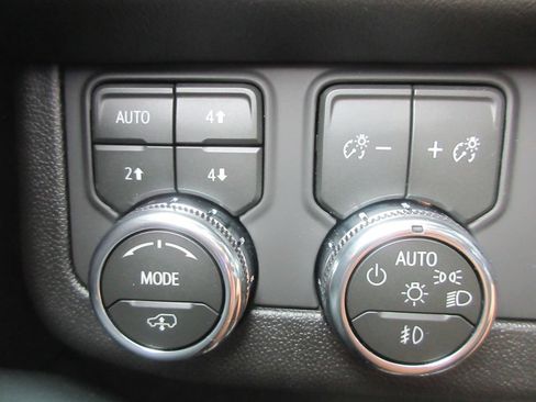 New 2026 GMC Yukon AT4 w/ AT4 Premium Plus Package AWD/4WD image 17