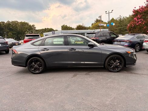 Used 2025 Honda Accord SE image 8