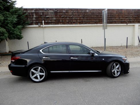 Used 2015 Lexus LS 460 w/ F Sport Package image 4