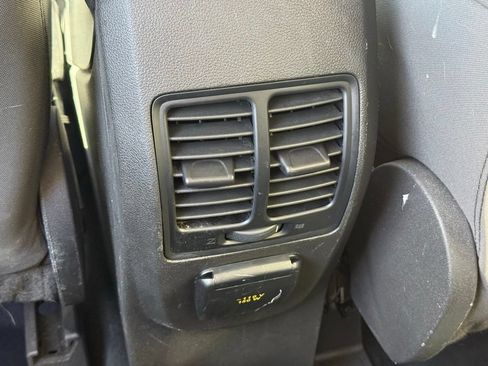 Used 2015 Ford C-MAX SE w/ Interior Protection Package FWD image 23