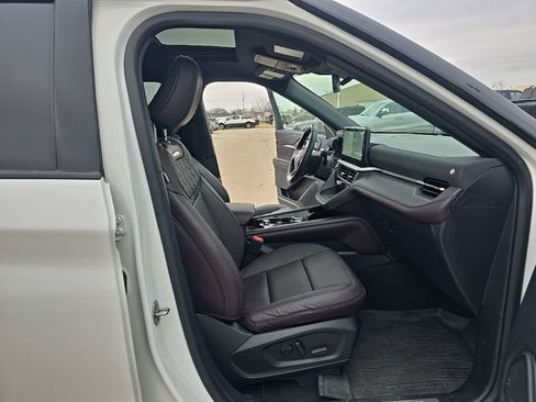 Used 2025 Ford Explorer Platinum w/ Ultimate Package image 17