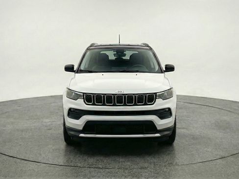 Used 2025 Jeep Compass Limited AWD/4WD image 2