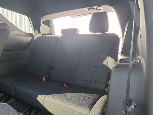 New 2026 Chevrolet Traverse LT w/ Sun and Wheel Package FWD image 24