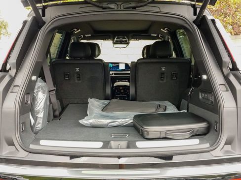 New 2026 Cadillac Vistiq Luxury w/ LPO, Premium Carpet Package image 9