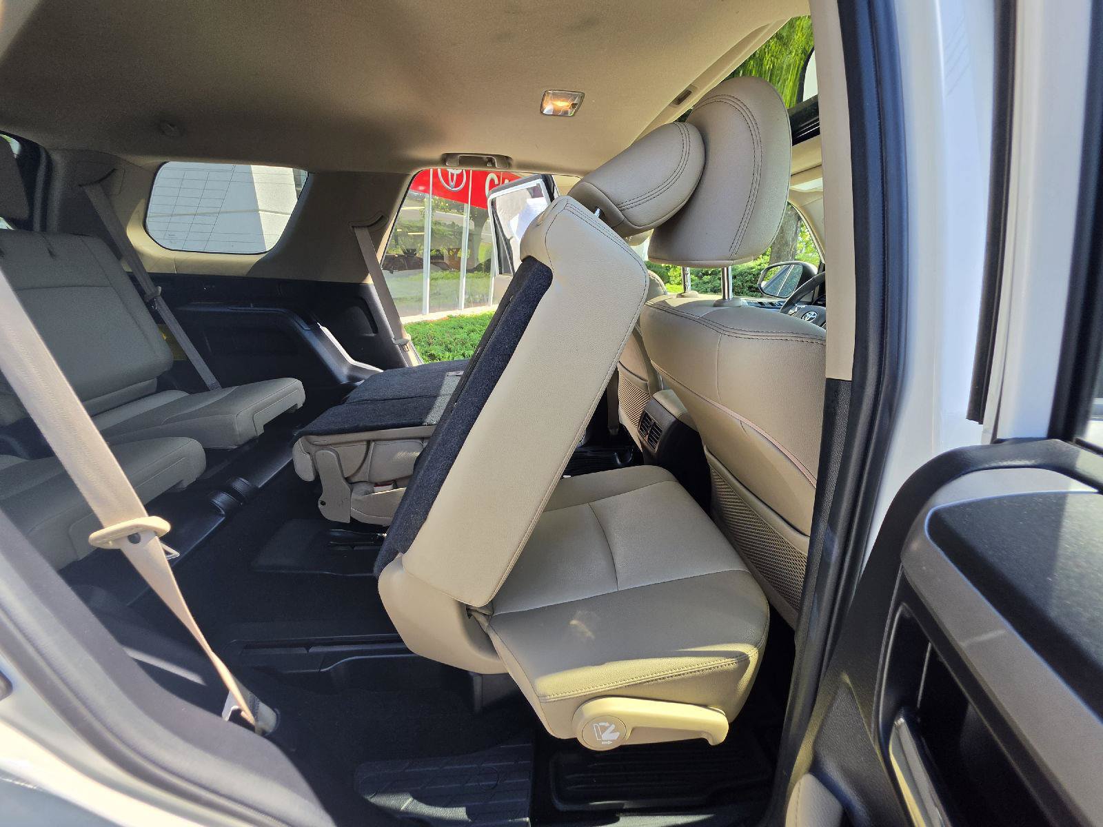 Used 2021 Toyota 4Runner SR5 Premium w/ Moonroof Package AWD/4WD image 18