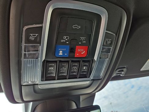 Used 2023 RAM 1500 Laramie image 29