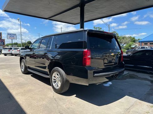 Used 2019 Chevrolet Suburban LT RWD image 6