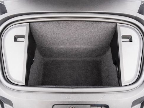 Used 2022 Porsche Taycan image 32