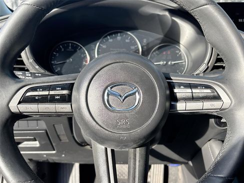 Used 2021 MAZDA MAZDA3 s image 11