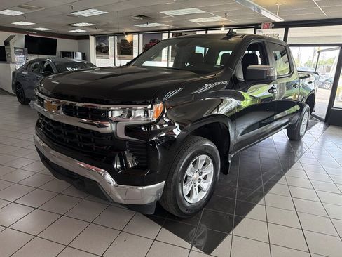 Used 2025 Chevrolet Silverado 1500 LT RWD image 1