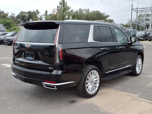 Used 2024 Cadillac Escalade Luxury AWD/4WD image 7