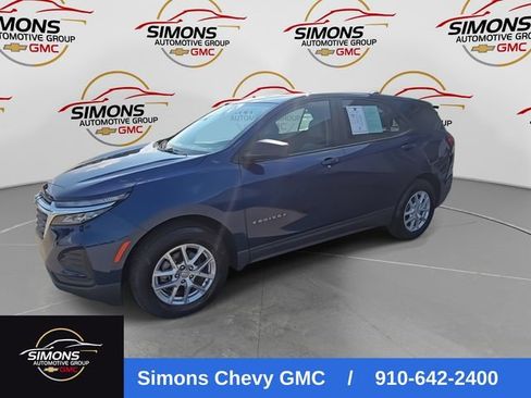 Used 2023 Chevrolet Equinox LS AWD/4WD image 5
