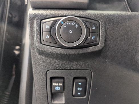 Used 2015 Ford F150 XLT w/ Equipment Group 302A Luxury AWD/4WD image 10