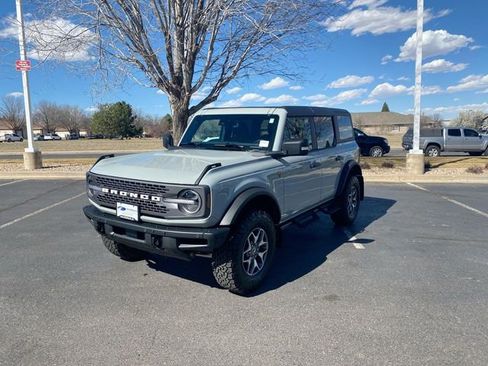 Used 2024 Ford Bronco Badlands image 1