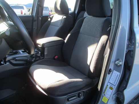 Used 2020 Toyota Tacoma TRD Sport image 14