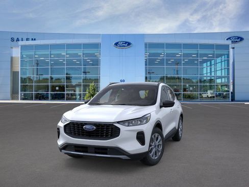 New 2025 Ford Escape Active w/ Active Premium Tech Pack image 3