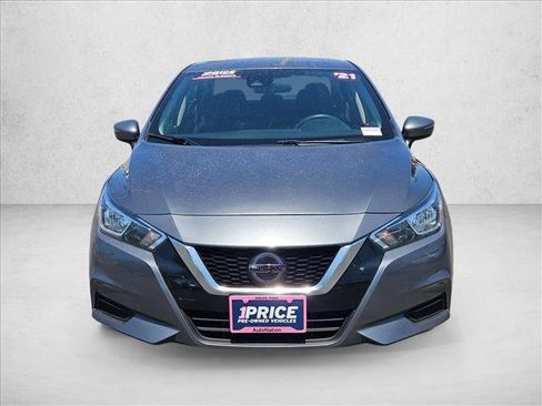 Used 2021 Nissan Versa SV FWD image 2
