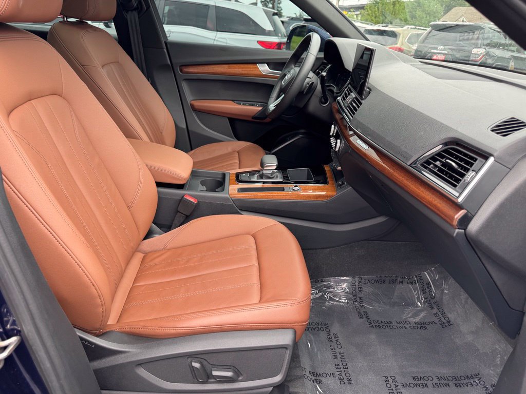Used 2023 Audi Q5 2.0T Premium w/ Convenience Package AWD/4WD image 28
