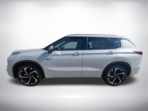 New 2025 Mitsubishi Outlander SEL image 6