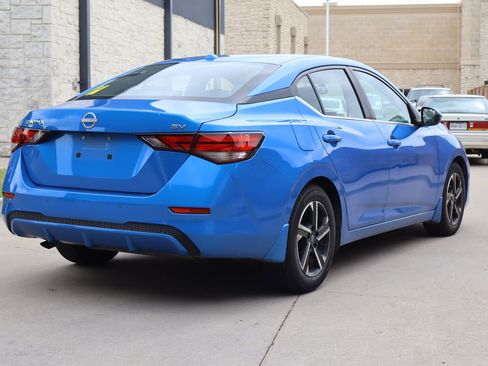 Used 2024 Nissan Sentra SV FWD image 3