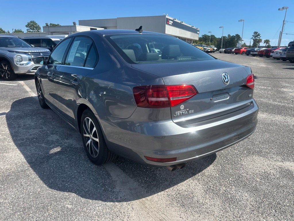 Used 2017 Volkswagen Jetta SE FWD image 5