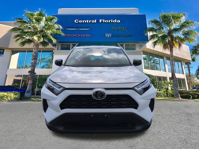 Used 2025 Toyota RAV4 LE AWD/4WD image 9