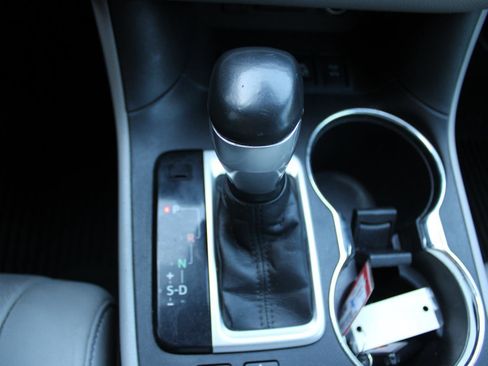 Used 2017 Toyota Highlander XLE image 21