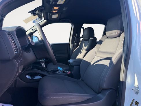 Used 2023 Nissan Frontier SV w/ Midnight Edition Package image 9