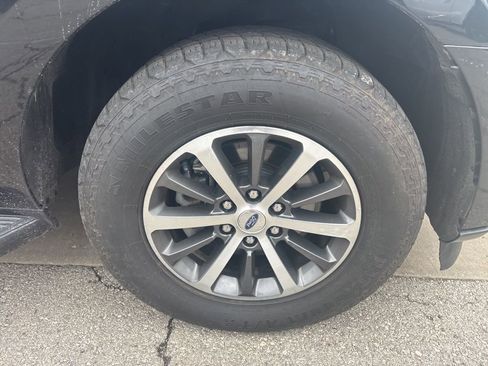Used 2019 Ford Expedition XLT w/ Equipment Group 201A AWD/4WD image 12