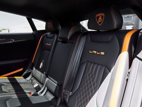 Used 2023 Lamborghini Urus Performante AWD/4WD image 54