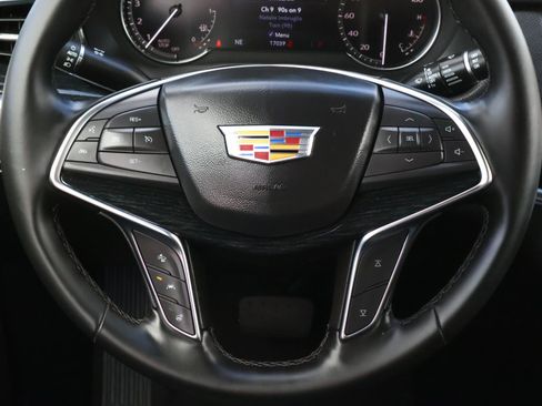 Used 2025 Cadillac XT5 Premium Luxury image 14