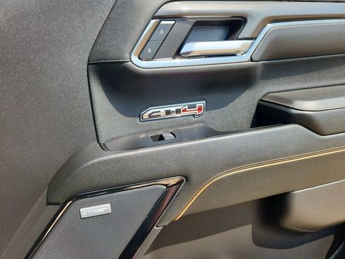 Used 2024 GMC Sierra 1500 AT4 w/ Technology Package AWD/4WD image 14