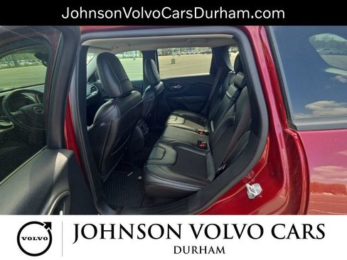 Used 2019 Jeep Cherokee Trailhawk w/ Cold Weather Group AWD/4WD image 9