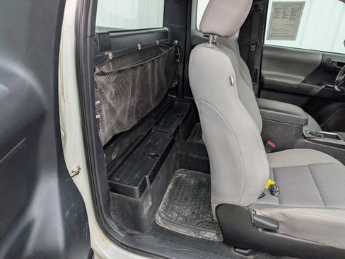 Used 2016 Toyota Tacoma SR image 16