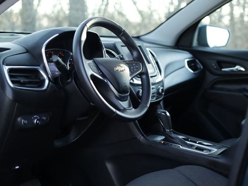 Used 2020 Chevrolet Equinox LT image 9