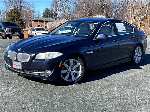 Used 2013 BMW 550i xDrive Sedan image 2