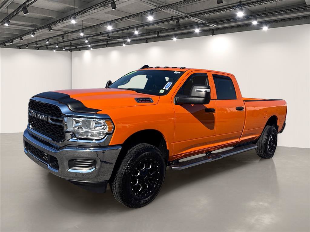 Used 2024 RAM 2500 Tradesman w/ Chrome Appearance Group AWD/4WD image 3