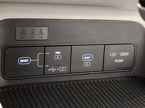 Certified 2025 Hyundai Kona SEL FWD image 31